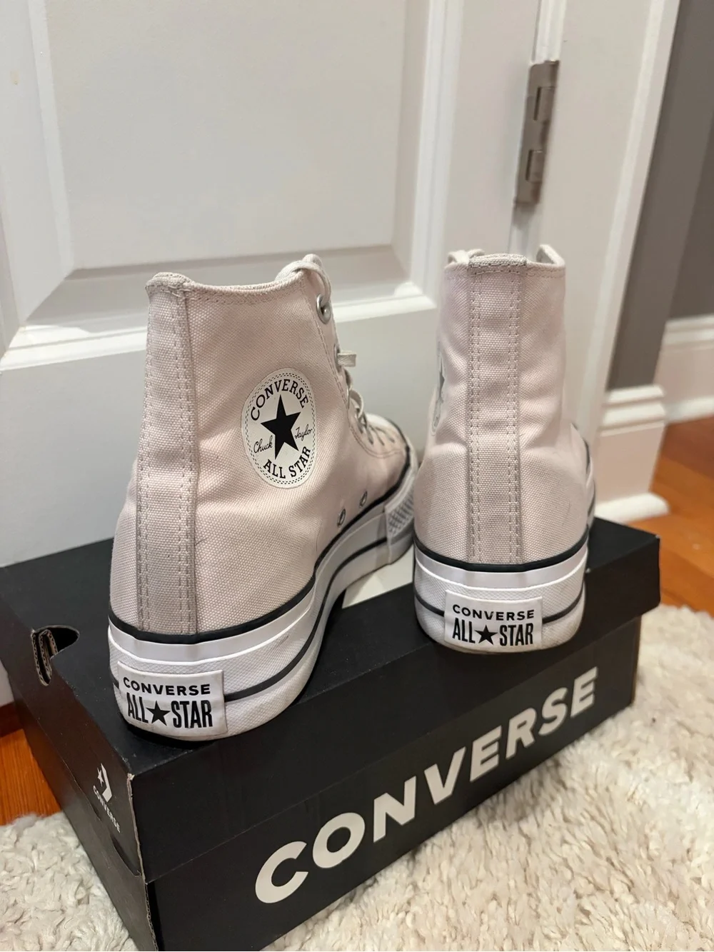 Converse Chuck Taylor All Star High Top Sneakers - Pale Pink w Original Box - Picture 2 of 8